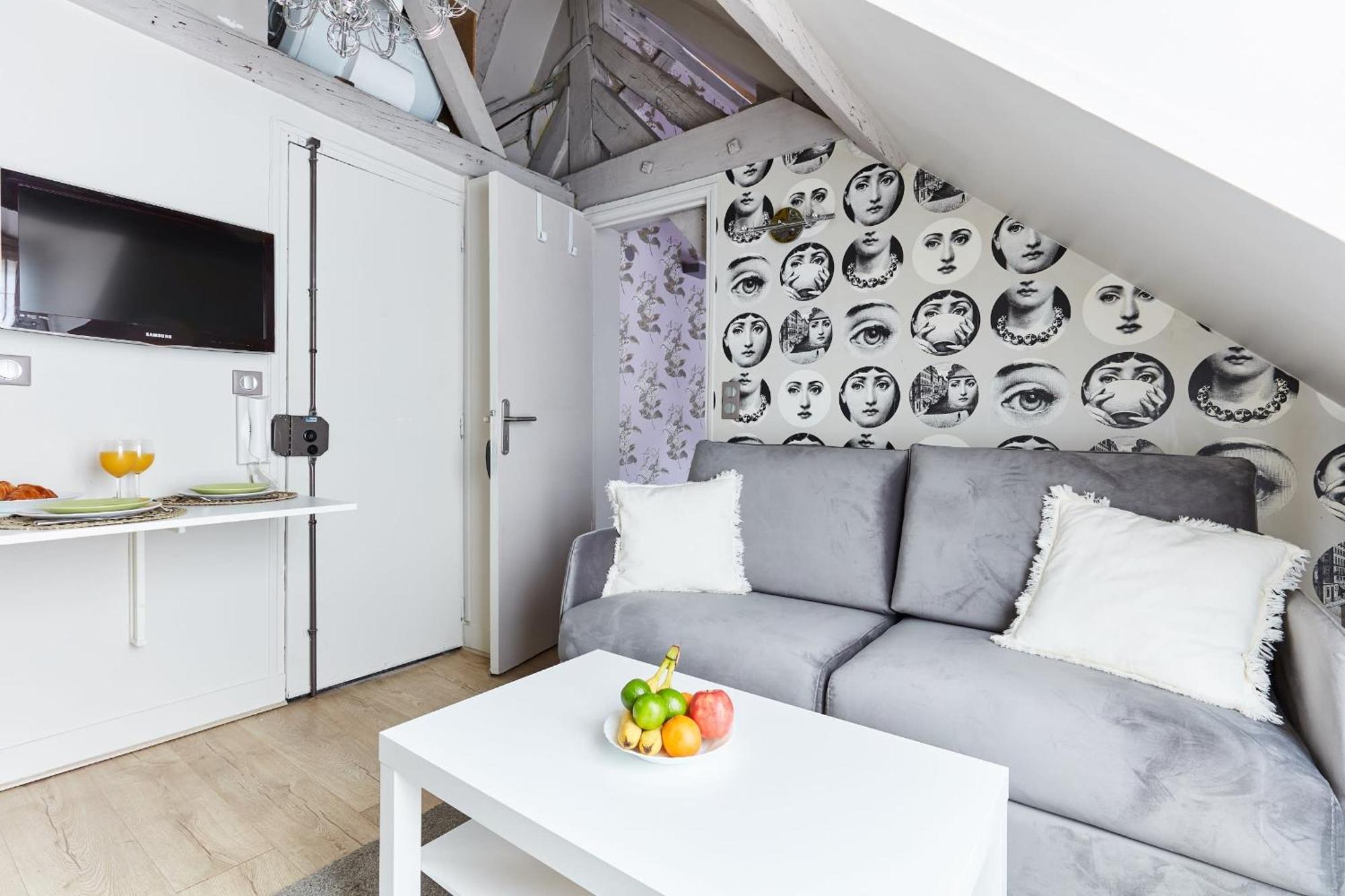 Appartamento Place Des Vosges - 1br With Balcony - Cityapartmentstay Parigi