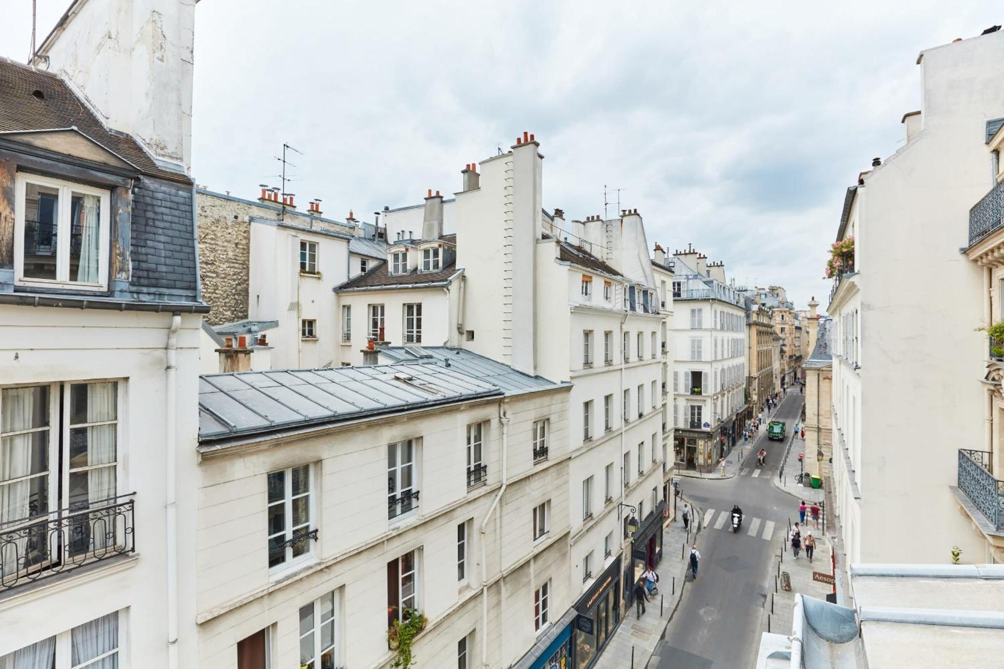 Appartamento Place Des Vosges - 1br With Balcony - Cityapartmentstay Parigi