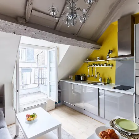 Place Des Vosges - 1br With Balcony - Cityapartmentstay Apartment *