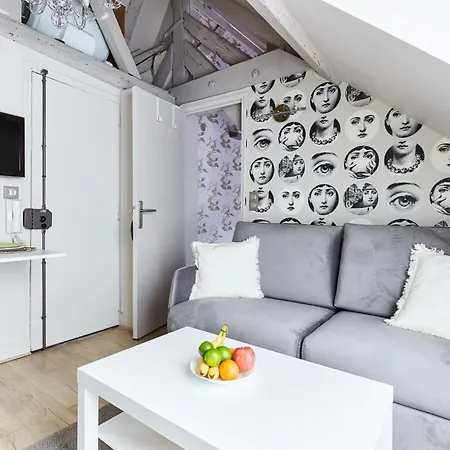 Apartment Place Des Vosges - 1br With Balcony - Cityapartmentstay Paris